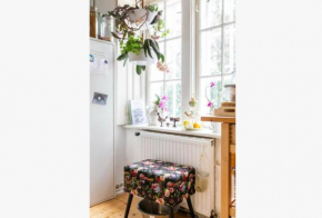 MARONA - Home Studio - where Music and Art meet Business